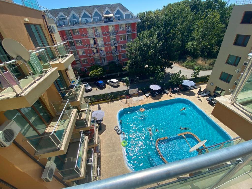 Studio In Amadeus XI Apartment Pantai Sunny Luaran gambar