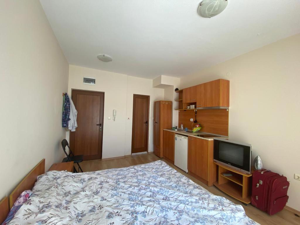 Studio In Amadeus XI Apartment Pantai Sunny Luaran gambar