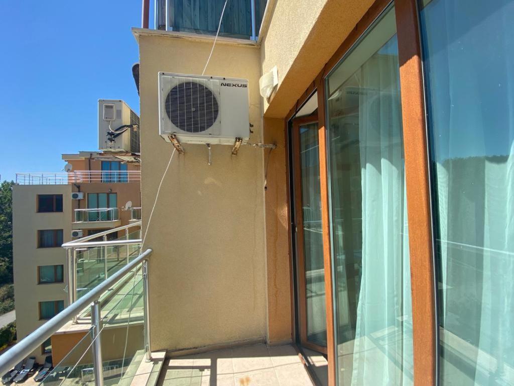 Studio In Amadeus XI Apartment Pantai Sunny Luaran gambar