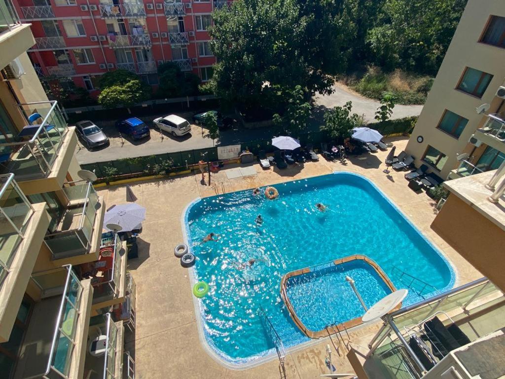 Studio In Amadeus XI Apartment Pantai Sunny Luaran gambar